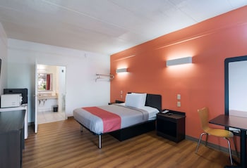 Standard Room, 1 Queen Bed, Accessible, Non Smoking