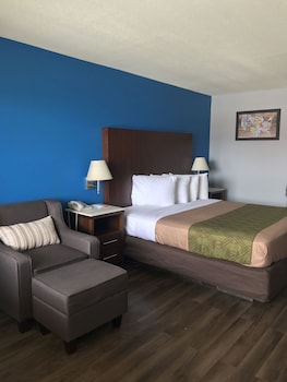 Standard Room, 1 King Bed, Smoking