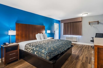 Suite, 1 King Bed, Non Smoking, Hot Tub
