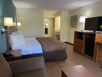 Standard Room, 1 King Bed, Non Smoking, Refrigerator & Microwave