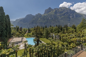 Luxury Penthouse, Hot Tub, Lake View,SPA access included
