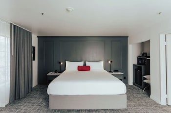 Alma Rosa Suite
