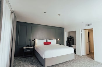 Alma Rosa Suite