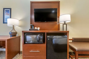 Standard Room, 2 Queen Beds, Non Smoking