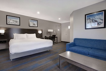 Room, 1 King Bed with Sofa bed, Non Smoking (First Floor, Parking Lot Access)
