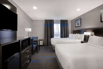 Room, 2 Queen Beds, Non Smoking (First Floor, Parking Lot Access)