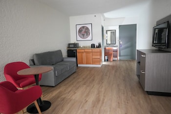 Suite, 1 King Bed, Non Smoking