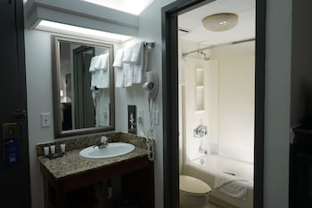 Suite, 1 King Bed, Non Smoking