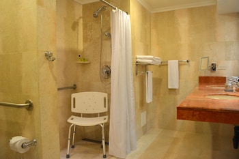 Classic Room, 1 King Bed, Accessible