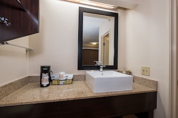Standard Suite, 1 King Bed (Smoke Free)