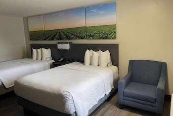 Standard Room, 2 Queen Beds, Smoking