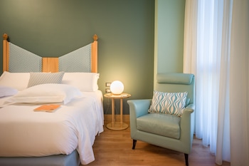 Classic Double Room, 1 Queen Bed, Balcony, City View