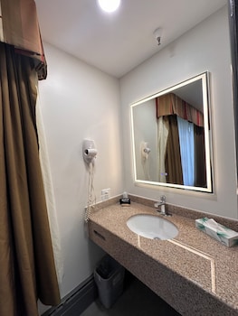Renovated 1 King Bed - Main Building
