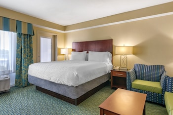 Standard Room, 1 King Bed, Balcony, Pool View