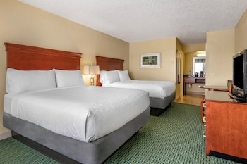 Standard Room, 2 Queen Beds (Exterior)