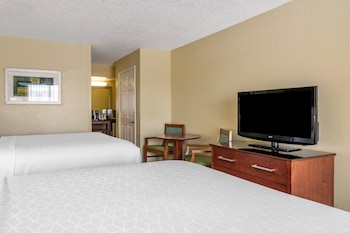 Standard Room, 2 Queen Beds (Exterior)