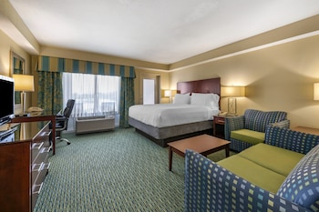 Standard Room, 1 King Bed, Balcony, Pool View