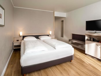 Superior Room, 1 King Bed (Room renovation in 2020)