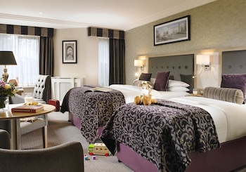 Deluxe Family Room