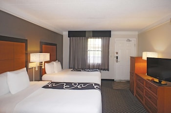 Deluxe Room, 2 Double Beds, Accessible (Mobility/Hearing,roll-in shower)