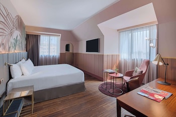 Junior Suite (Extra Bed 3 adults)