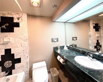 Standard Double Suite