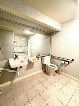 Standard King Suite Accessible