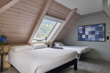 Deluxe Room, 1 Double Bed with Sofa bed