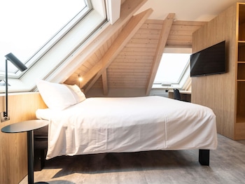 Deluxe Room, 1 Double Bed with Sofa bed
