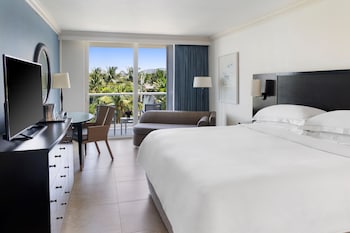 Room, 1 King Bed, Resort View