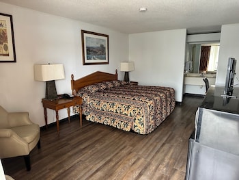 Standard Room, 1 King Bed