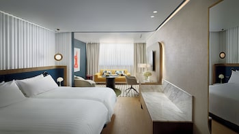 Club Suite, 1 Bedroom, Balcony (Club Louge Access, Acropolis View)