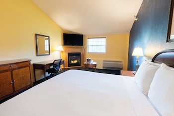 One King Bed Fireplace