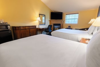 Two Queen Beds Fireplace