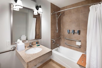 Room, 2 Queen Beds (Mobility Accessible, Tub)