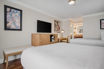Standard Room, 2 Double Beds, Non Smoking, Courtyard Area