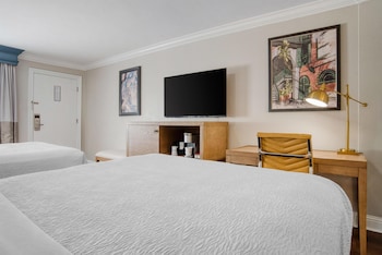 Standard Room, 2 Double Beds, Non Smoking, Courtyard Area