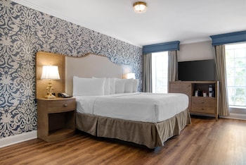 Standard Room, 1 King Bed, Accessible, Bathtub