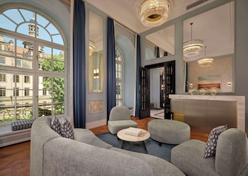 Signature Suite