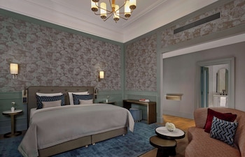 Room (Grand Palais)