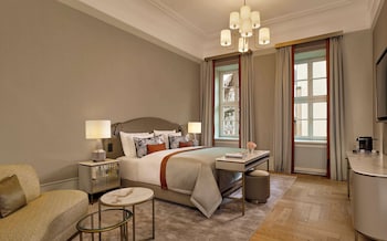 Room (Palais)