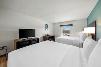 Room, 2 Queen Beds, Non Smoking