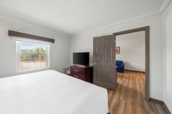 Suite, 1 King Bed, Non Smoking