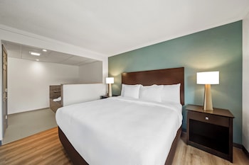Suite, 1 King Bed, Non Smoking