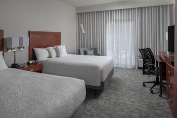 Room, 2 Double Beds (Hearing Accessible)