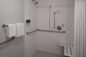 Room, 2 Double Beds (Hearing Accessible)