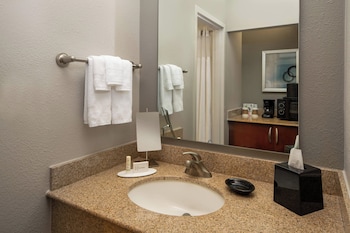 Room, 2 Double Beds (Hearing Accessible)