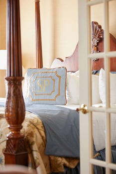 Suite (Ambassador)
