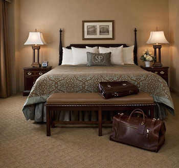 Deluxe Room, 1 King Bed