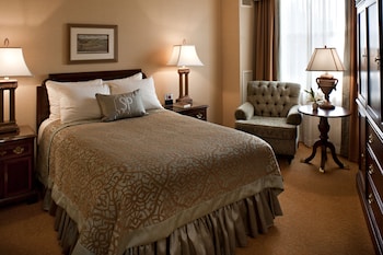 Standard Room, 1 Queen Bed